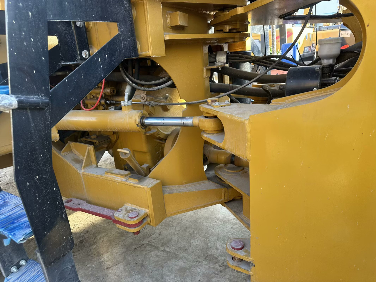 Chargeuse sur pneus CAT 966H