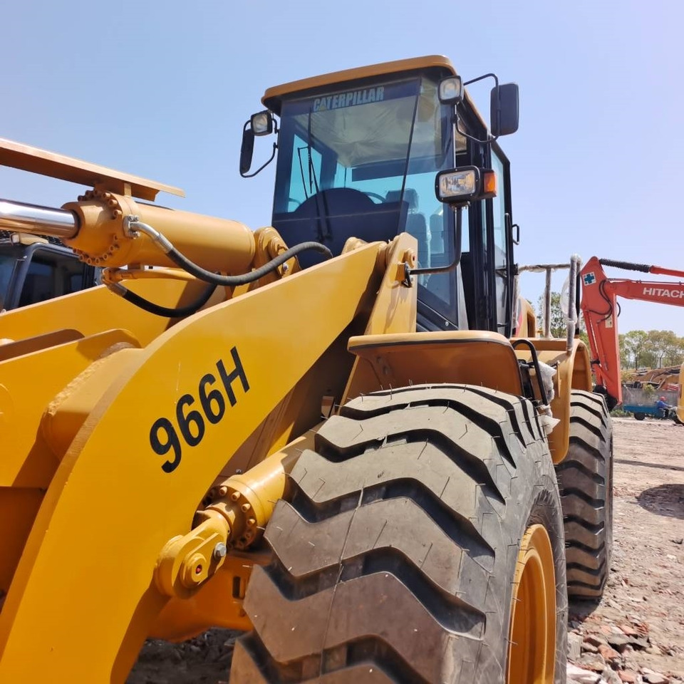 Chargeuse sur pneus CAT 966H