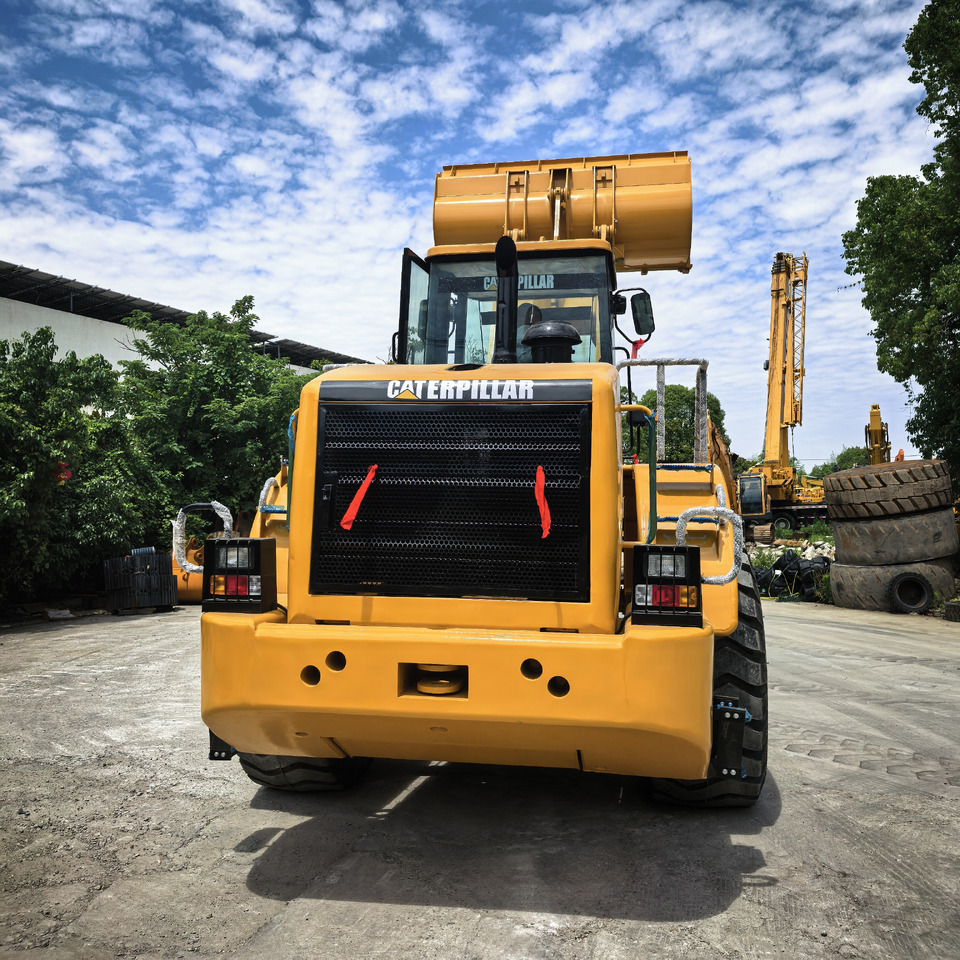 Chargeuse sur pneus CAT 966H Loader