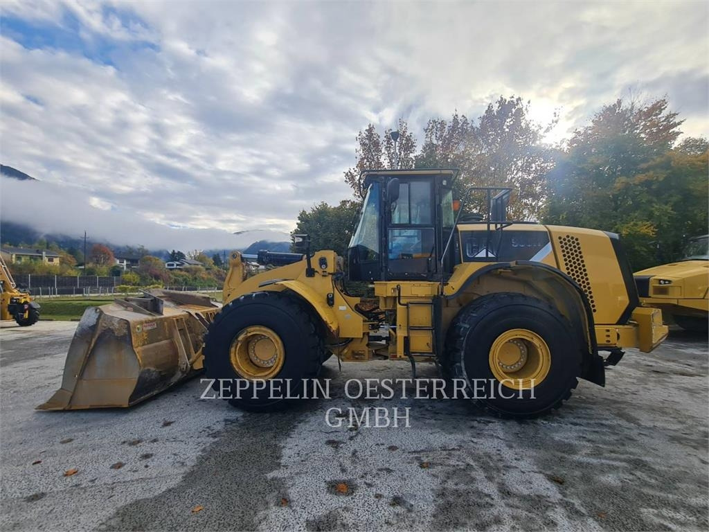 Chargeuse sur pneus CAT 966K