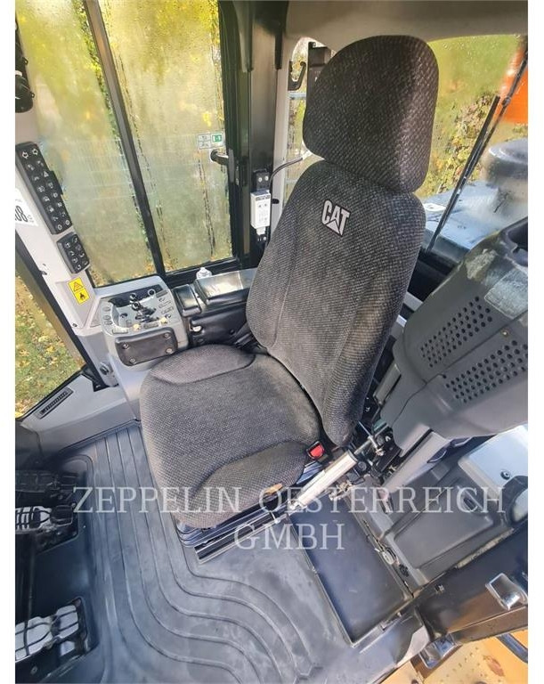 Chargeuse sur pneus CAT 966K