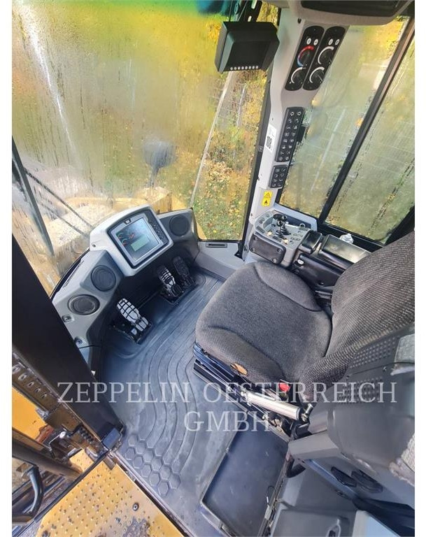 Chargeuse sur pneus CAT 966K