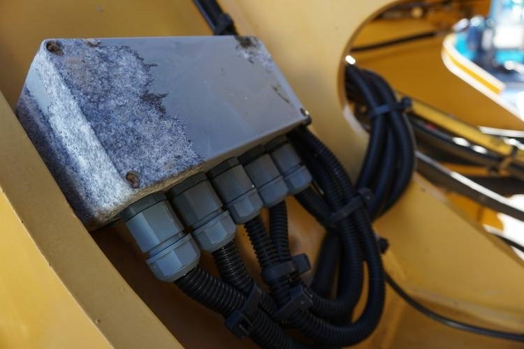 Chargeuse sur pneus CAT 966K