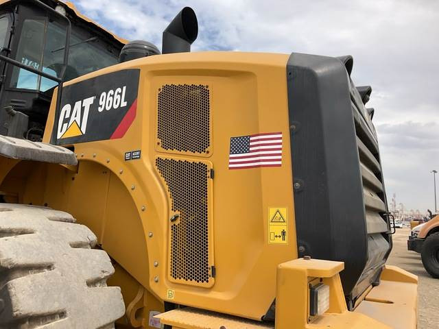 Chargeuse sur pneus CAT 966L