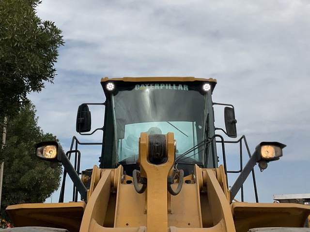 Chargeuse sur pneus CAT 966L