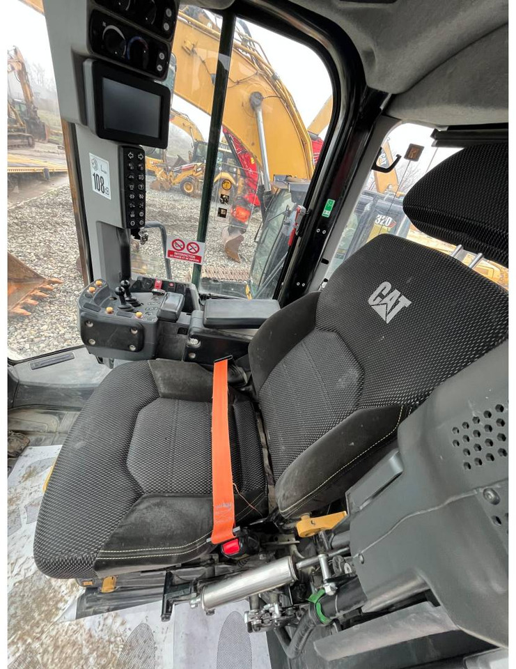 Chargeuse sur pneus CAT 966M