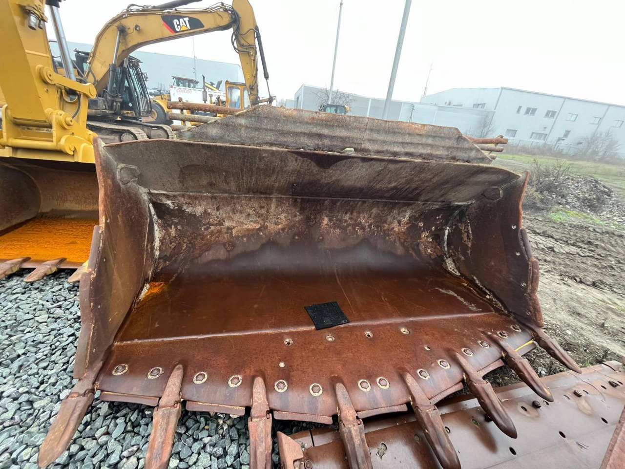 Chargeuse sur pneus CAT 966M