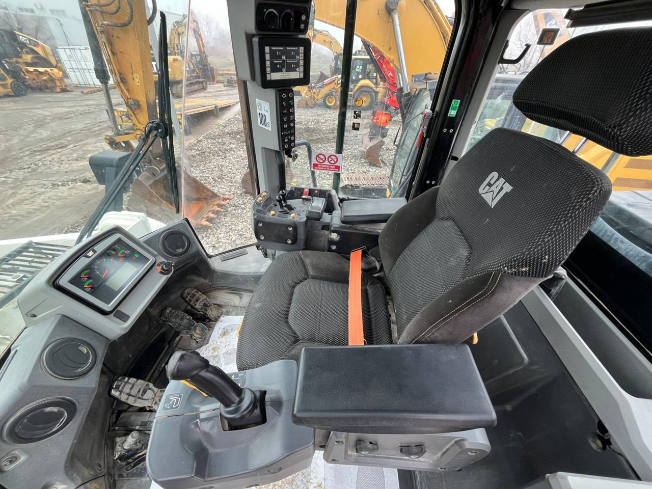 Chargeuse sur pneus CAT 966M