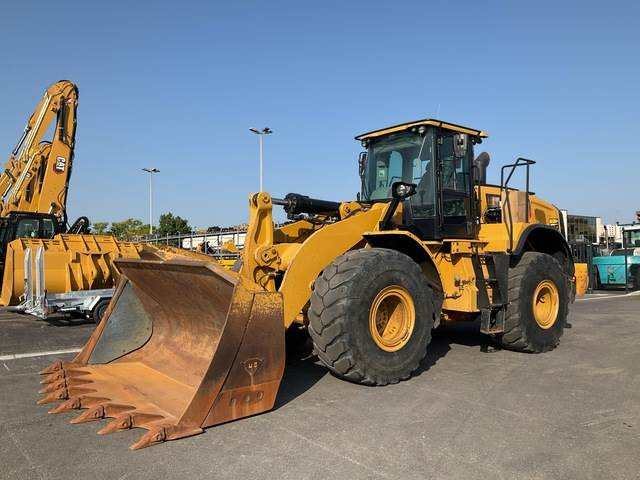 Chargeuse sur pneus CAT 966M