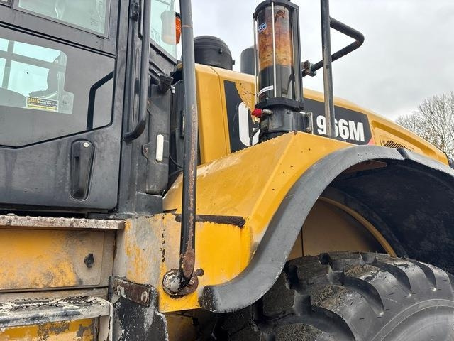 Chargeuse sur pneus CAT 966M