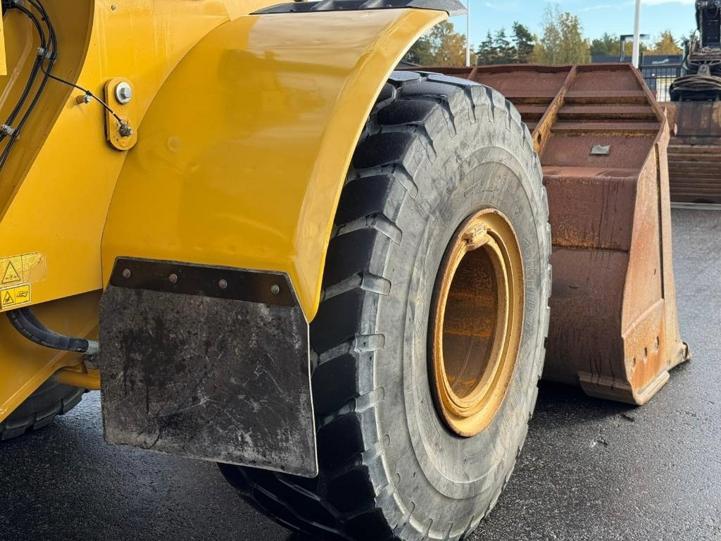 Chargeuse sur pneus CAT 966M