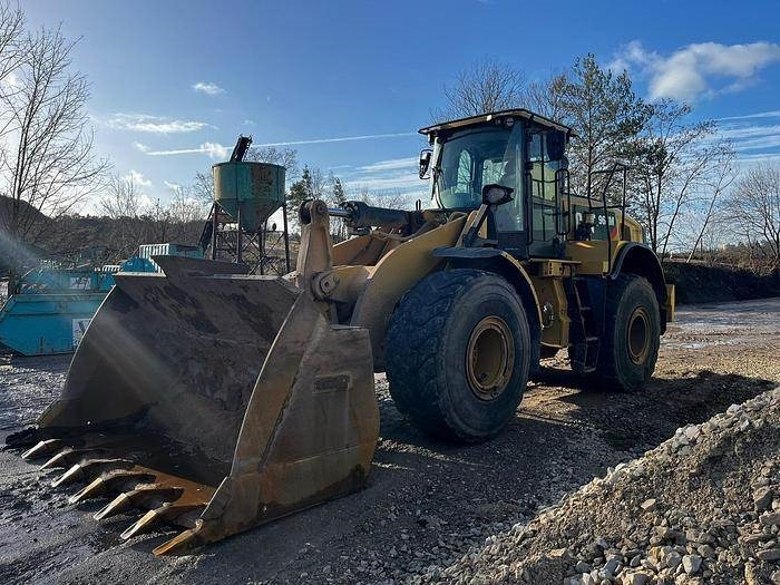Chargeuse sur pneus CAT 966M