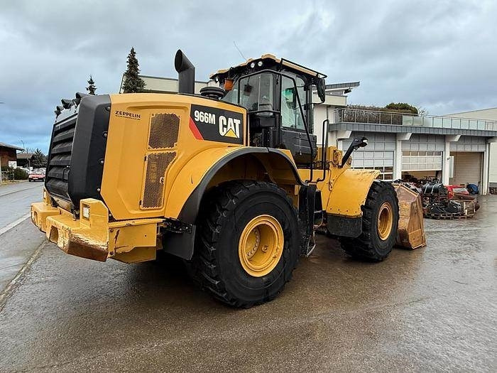 Chargeuse sur pneus CAT 966M