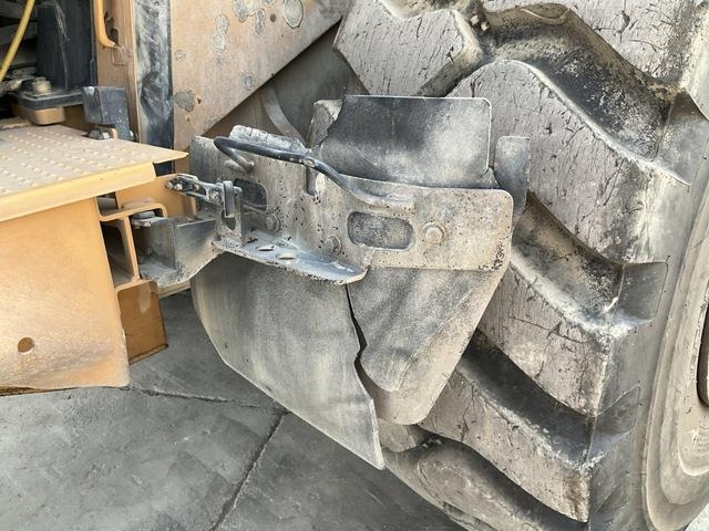 Chargeuse sur pneus CAT 966M XE