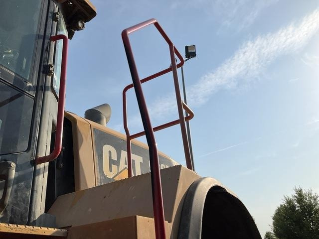 Chargeuse sur pneus CAT 966M XE