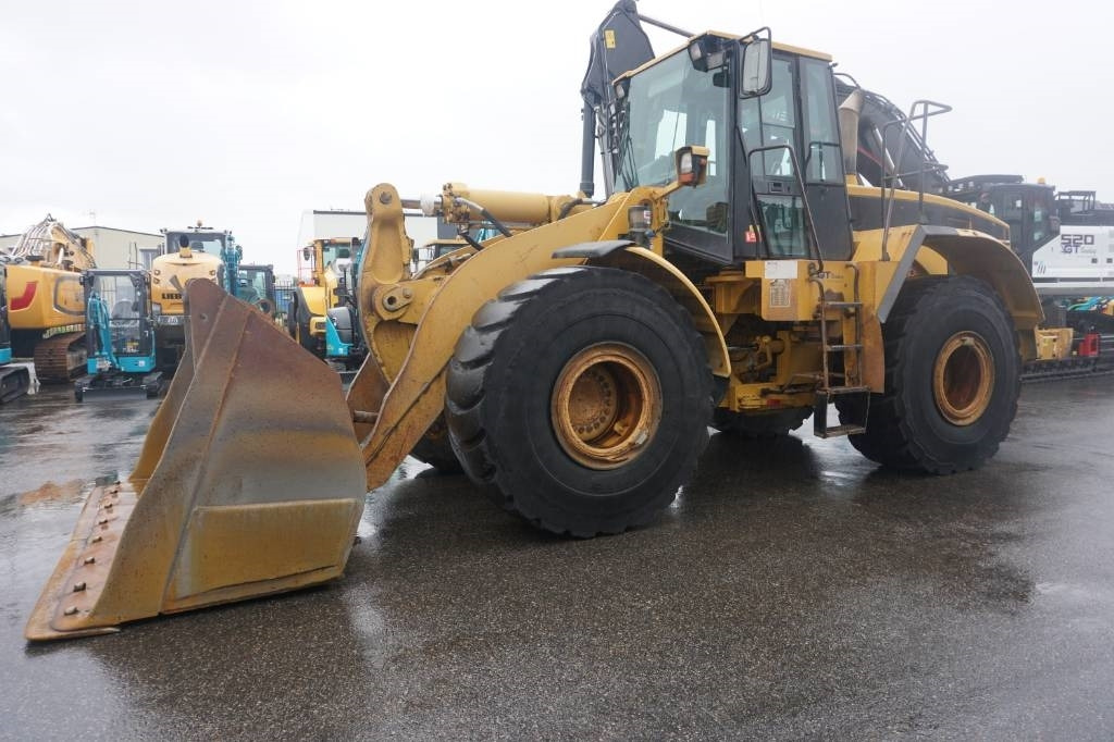 Chargeuse sur pneus CAT 966 G