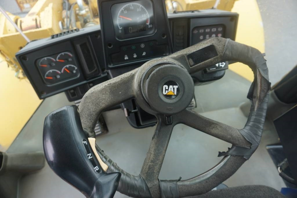 Chargeuse sur pneus CAT 966 G