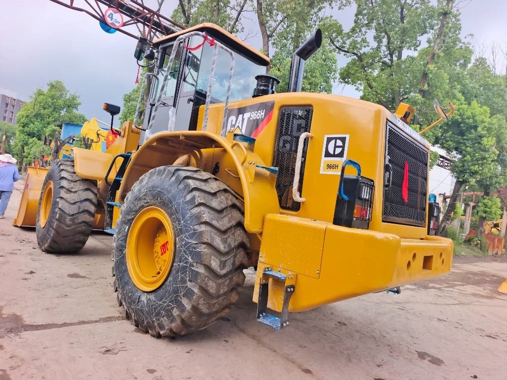 Chargeuse sur pneus CAT 966 H