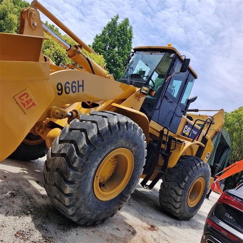 Chargeuse sur pneus CAT 966 H