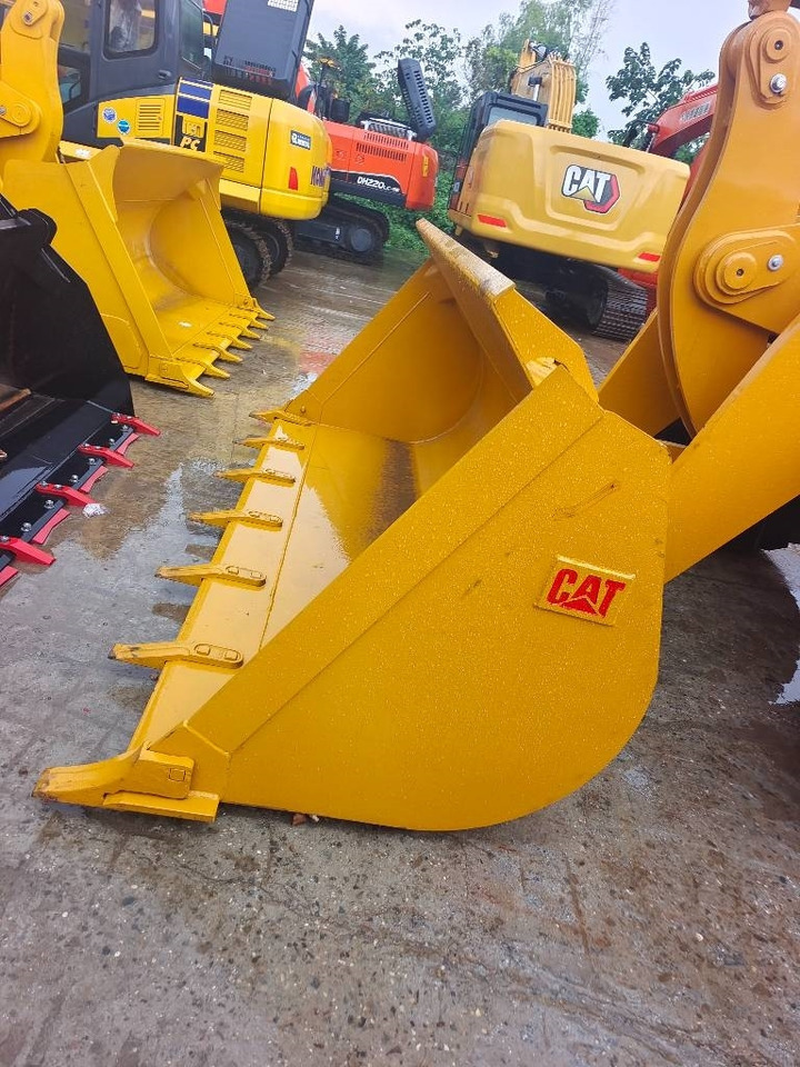 Chargeuse sur pneus CAT 966 H