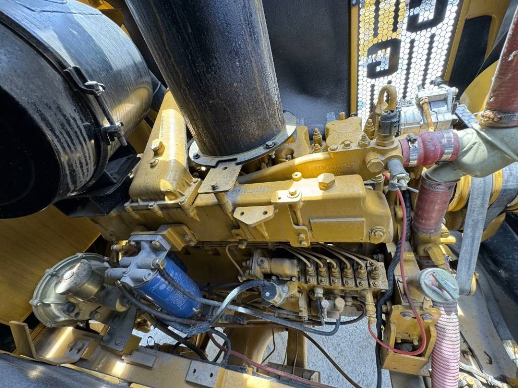 Chargeuse sur pneus CAT 966 H