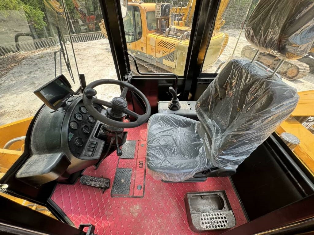 Chargeuse sur pneus CAT 966 H