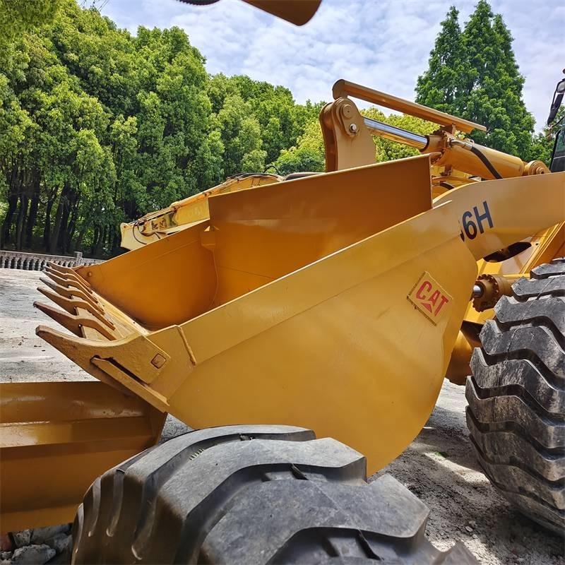 Chargeuse sur pneus CAT 966 H