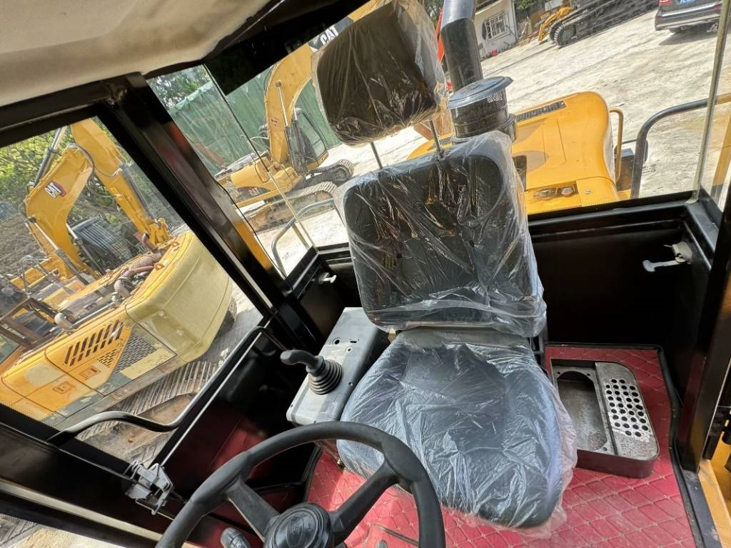 Chargeuse sur pneus CAT 966 H