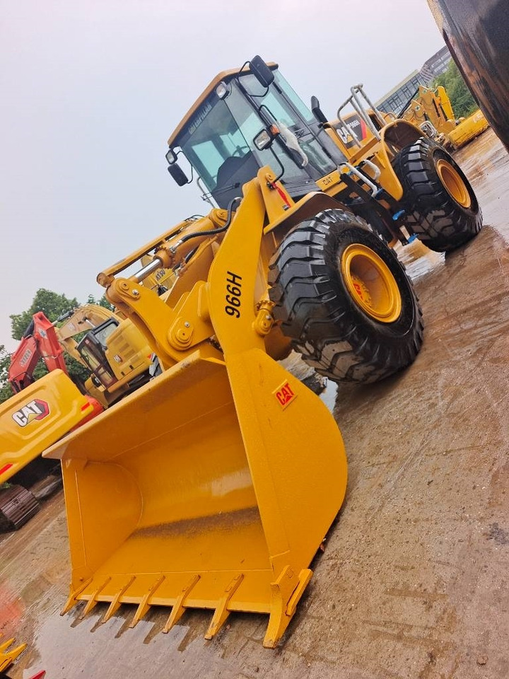 Chargeuse sur pneus CAT 966 H