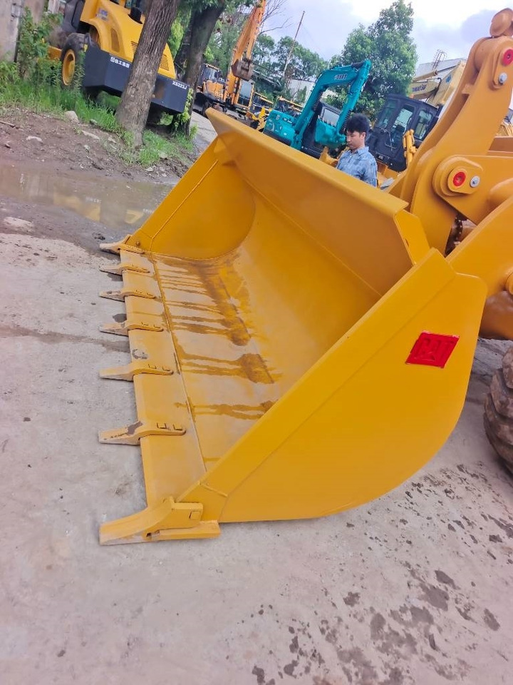 Chargeuse sur pneus CAT 966 H