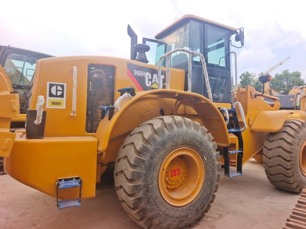Chargeuse sur pneus CAT 966 H