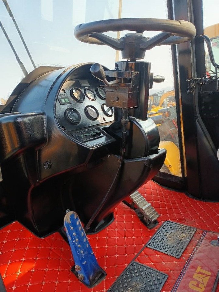 Chargeuse sur pneus CAT 966 H