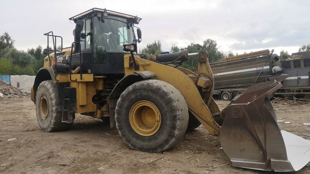 Chargeuse sur pneus CAT 966 K