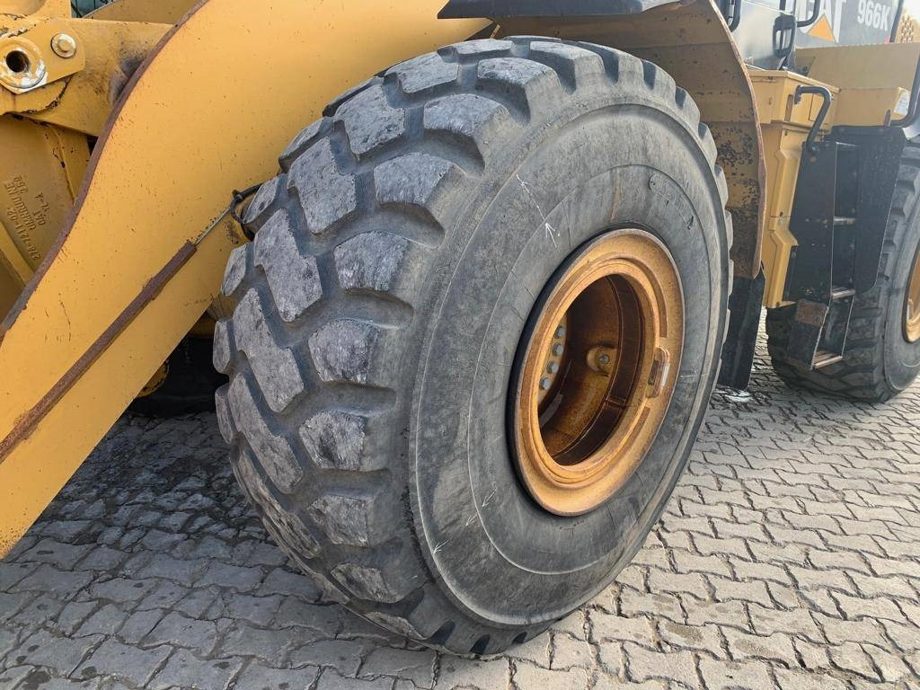 Chargeuse sur pneus CAT 966 K