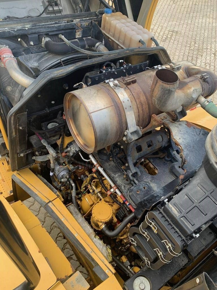 Chargeuse sur pneus CAT 966 K