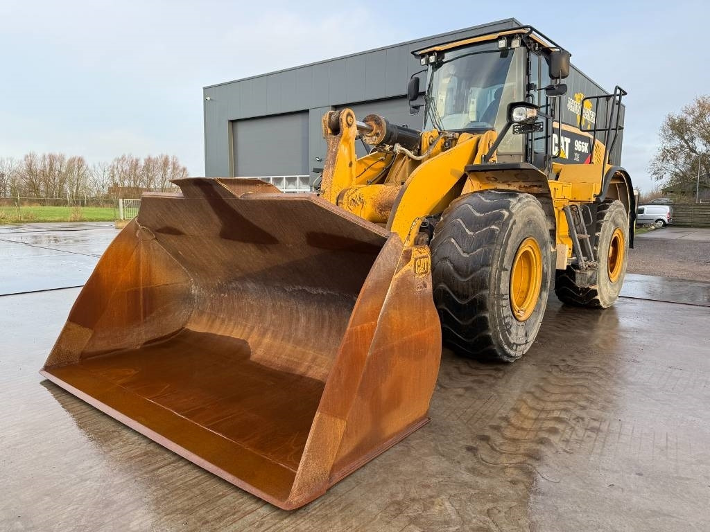 Chargeuse sur pneus CAT 966 K