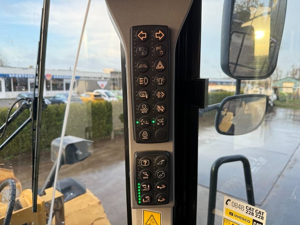 Chargeuse sur pneus CAT 966 K