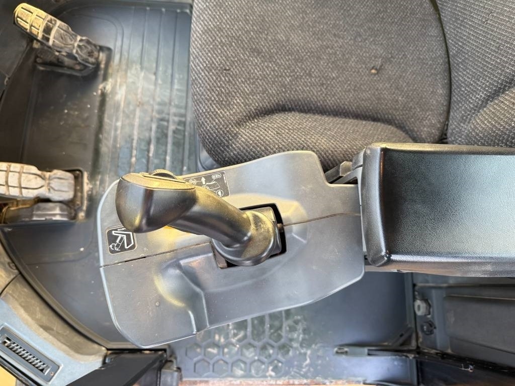 Chargeuse sur pneus CAT 966 K