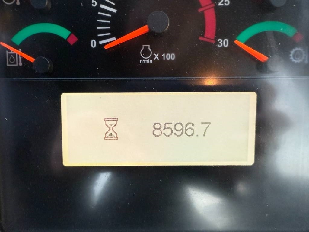 Chargeuse sur pneus CAT 966 K