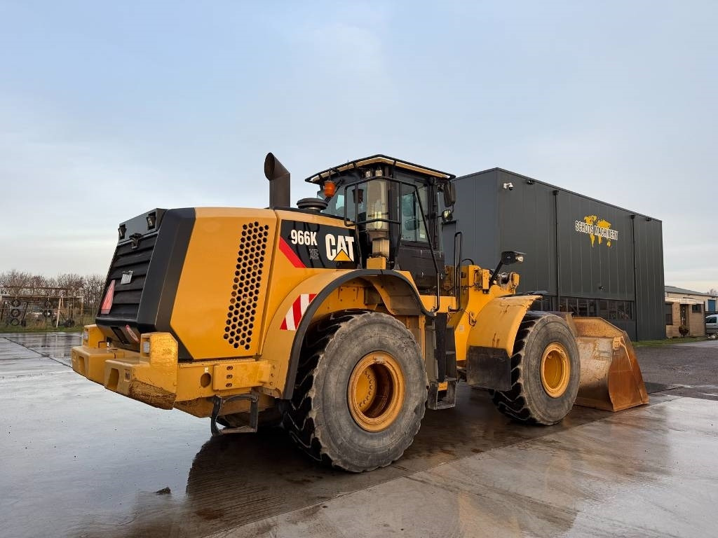 Chargeuse sur pneus CAT 966 K