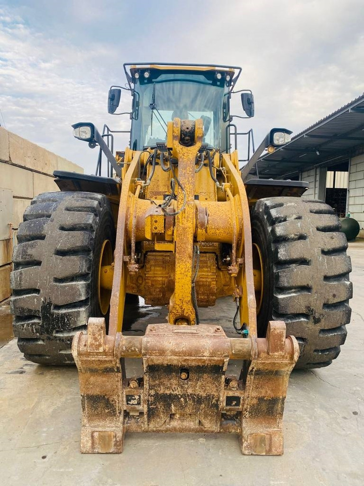 Chargeuse sur pneus CAT 966 M