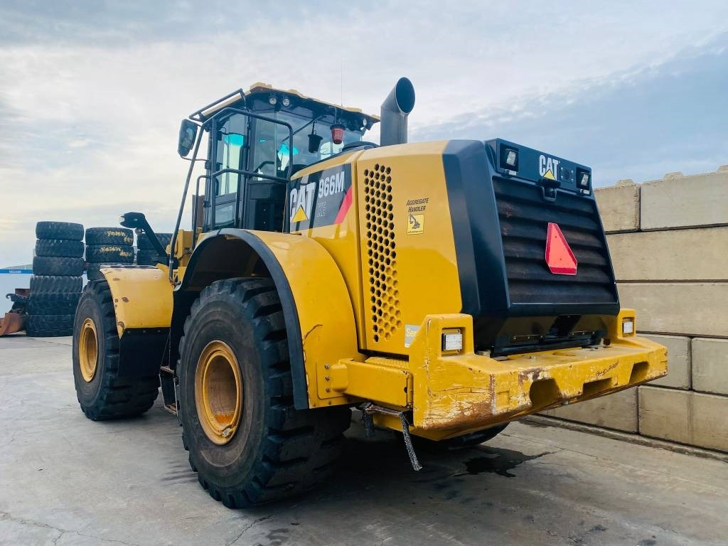 Chargeuse sur pneus CAT 966 M