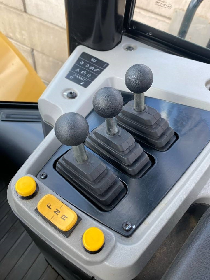 Chargeuse sur pneus CAT 966gc