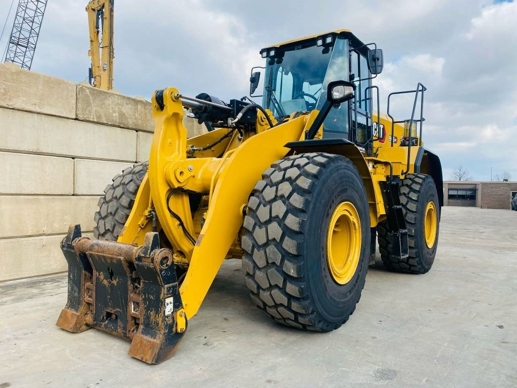 Chargeuse sur pneus CAT 966gc