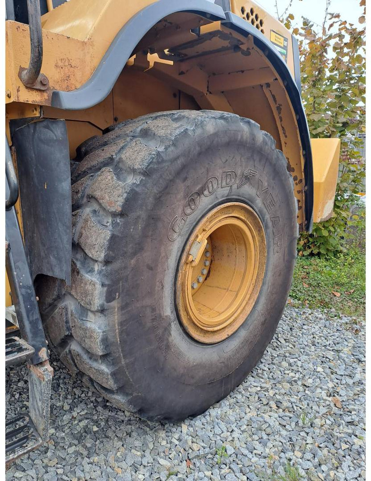 Chargeuse sur pneus CAT 972K