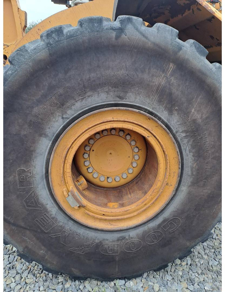 Chargeuse sur pneus CAT 972K