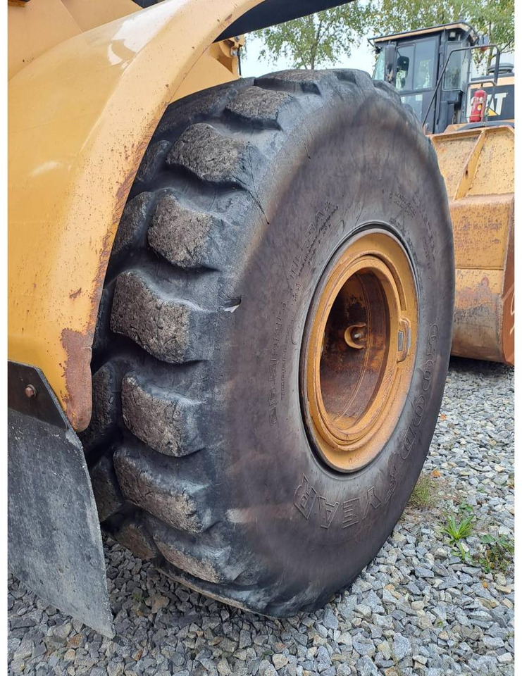 Chargeuse sur pneus CAT 972K