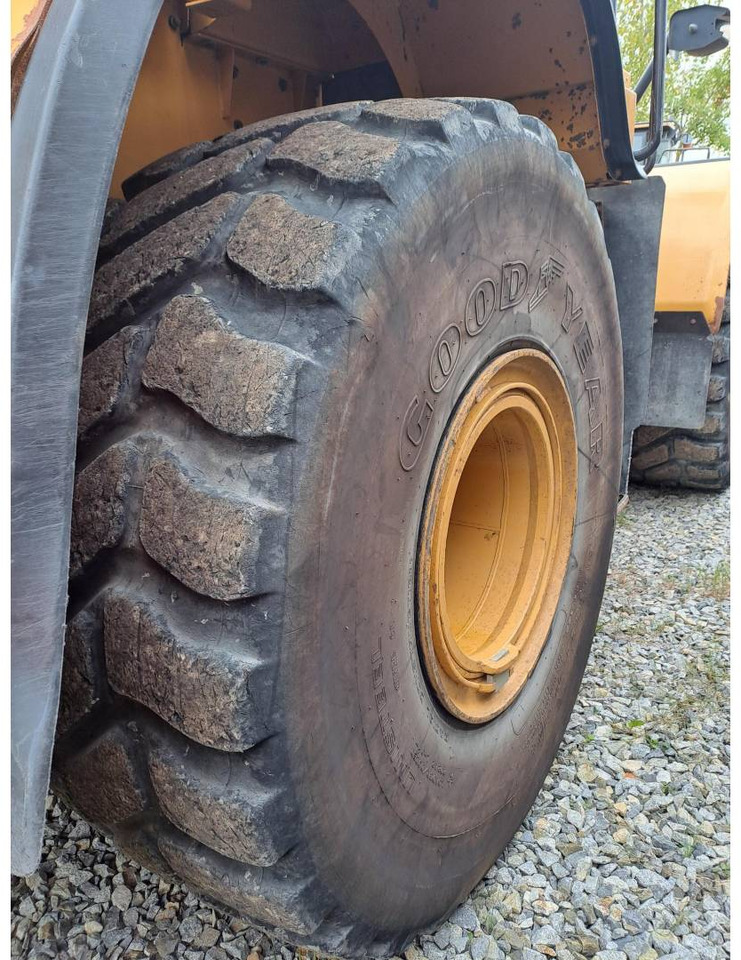 Chargeuse sur pneus CAT 972K