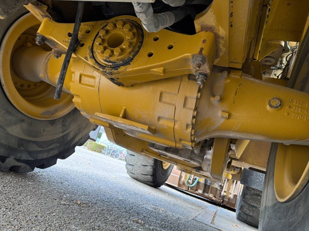 Chargeuse sur pneus CAT 972M