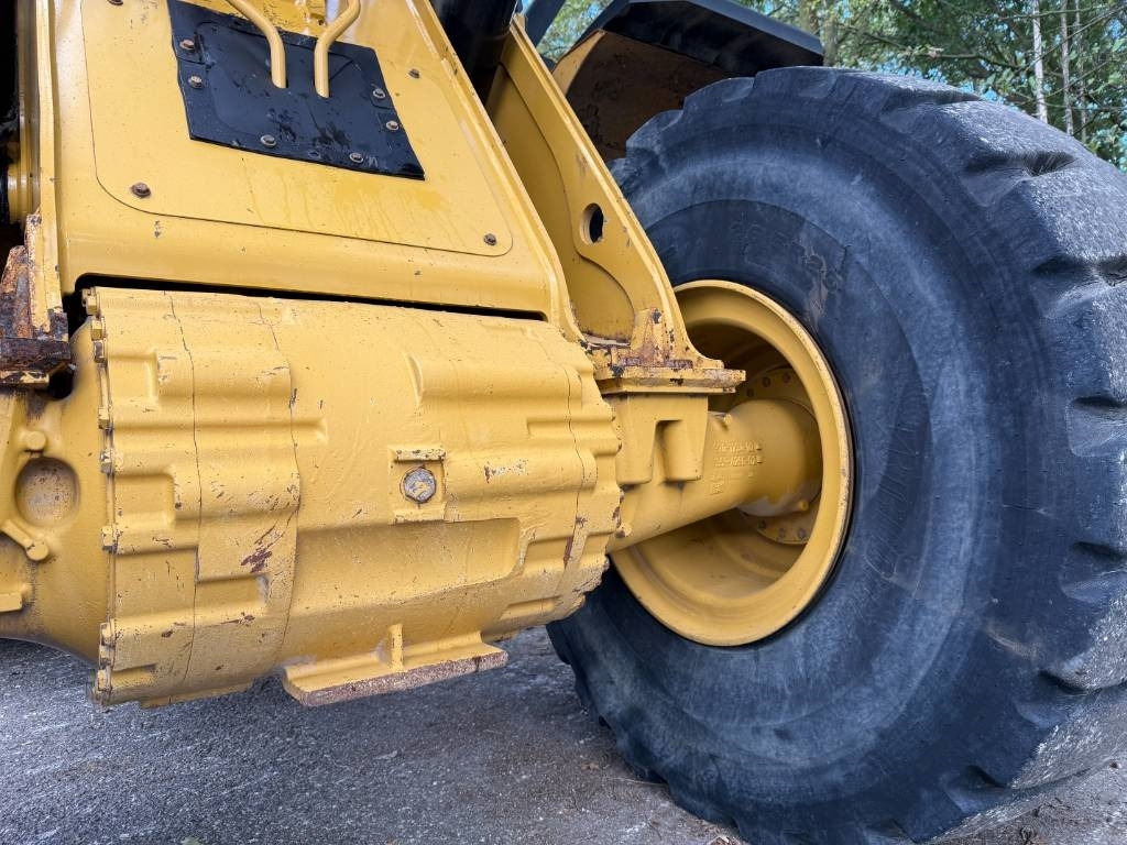 Chargeuse sur pneus CAT 972M